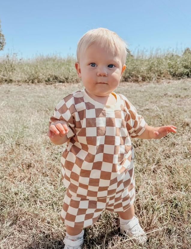 Brown Checkers Short Set