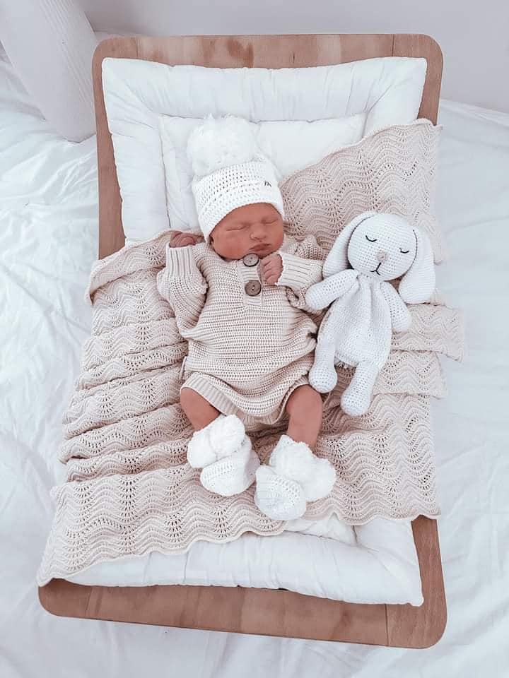 Little Crowns Textured Knit Bodysuit Oat – My Little Wardrobe