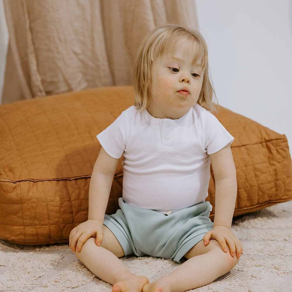 Snuggle Hunny Kids - Short Sleeve Organic Bodysuit | Milk