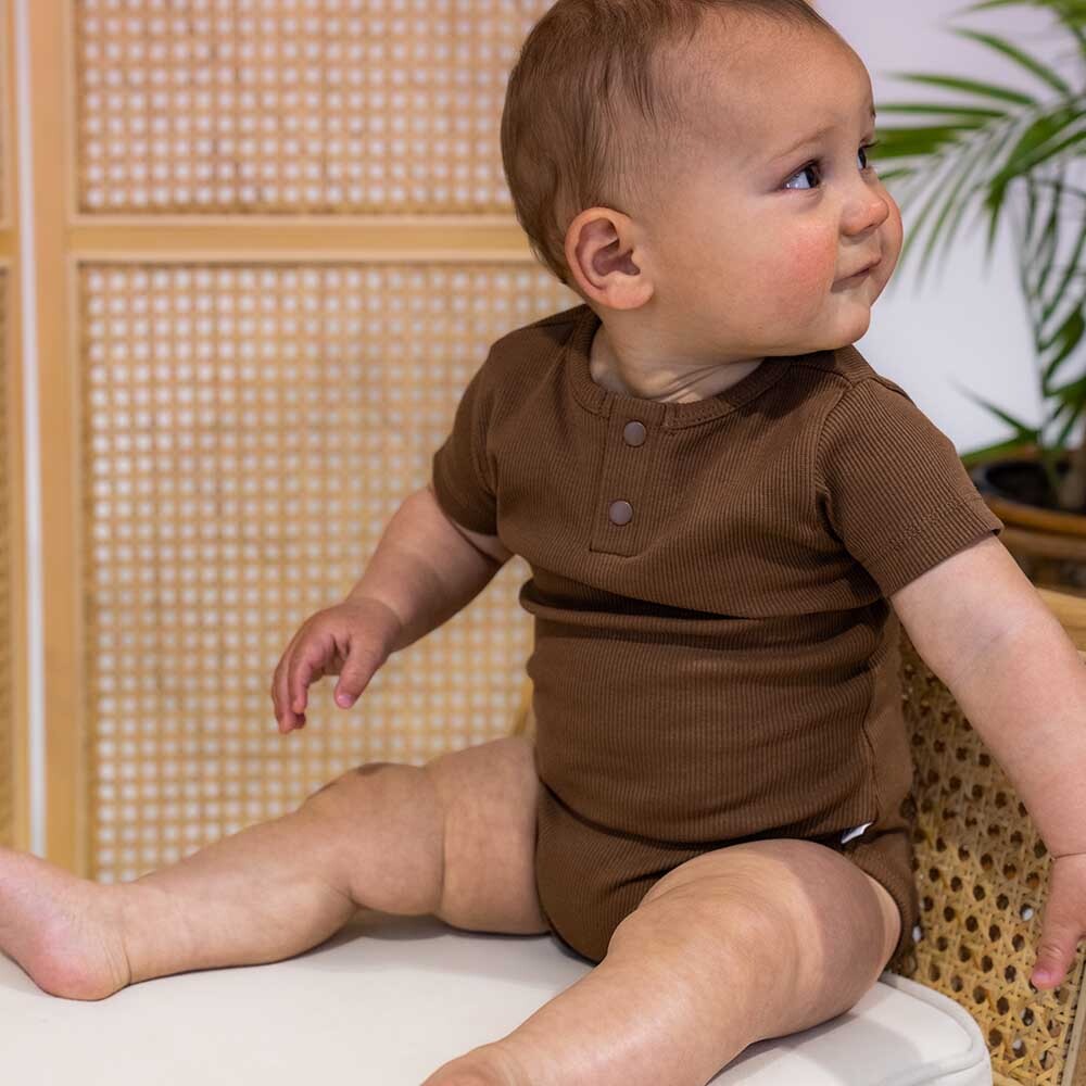 Snuggle Hunny Kids - Chocolate Short Sleeve Organic Bodysuit