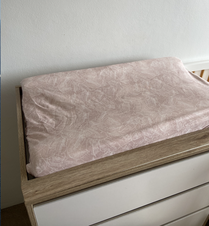 Anchor & Arrow - Bassinet sheet / Change Table Cover | Pink Palm